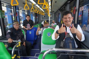 Bank Jatim Fasilitasi UMKM Terminal dan Pembayaran QRIS Bus Trans Jatim