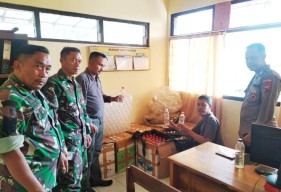 639 Botol Arak Disita Tim Gabungan dari Toko Warga Situbondo