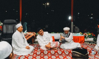 Begini Doa Pengasuh Ponpes Al-Qodiri Jember untuk Ahmad Fauzi