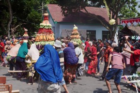 Warga Lumajang Gelar Sedekah Desa, Bunda Indah Berpesan Begini