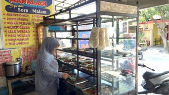 Warung Makan di Kediri Sambat Harga Beras Naik, Pembeli Turun