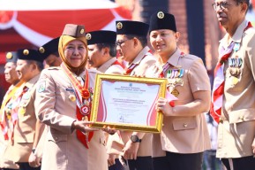 Bupati Trenggalek Raih Penghargaan dari Gubernur Jatim Berkat Kemah Wirakarya