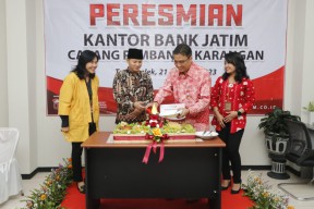 Mas Bupati Ipin Resmikan Gedung Baru Bank Jatim Capem Karangan