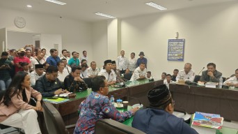 AKD Bojonegoro Geruduk Kantor DPRD, Ada Apa?