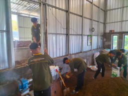 Aksi Heroik Siswa SMK 1 Pemda Ponorogo Olah Kotoran Sapi jadi Pupuk Organik