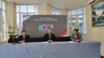 Peringatan 100 Tahun Gontor Ponorogo, Diawali dengan Sujud Syukur
