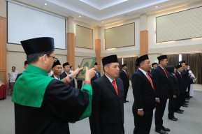 Plt Kakanwil Kemenkumham Jatim Lantik 13 PPNS