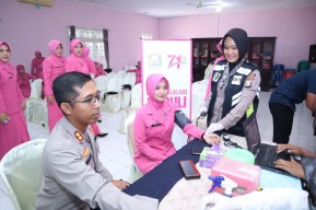 Bhayangkari Polres Situbondo Sumbangkan Puluhan Kantong Darah dalam Bakti Sosial