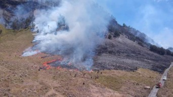 Jalur Alternatif Lumajang-Malang via Poncokusumo Ditutup, Dampak Kebakaran Kawasan Gunung Bromo