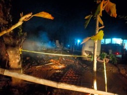2 Rumah Terbakar di Sampang, Wahid Lari dari Musala Selamatkan Anak dari Kobaran Api