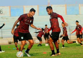 Absennya Escobar saat Persela Lamongan Ladeni Gresik United, Djanur Beber Hal Ini