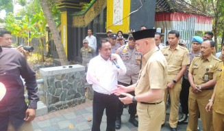 Pj Bupati Bangkalan Disambut Demonstrasi di Hari Pertama Bekerja