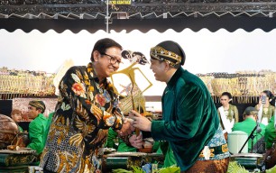 Petrokimia Gresik Gelar Wayang Kulit Lakon Amarta Binangun