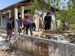 Konflik Jalan Ditutup di Desa Jabung Ponorogo Berakhir, Tembok Dirobohkan Warga