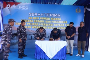 Dukung Tugas dan Fungsi AL, Pelindo Regional 3 Serahkan 30 Rumah Negara