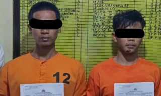Tersinggung Disoraki saat Jatuh, Pemotor Ugal-ugalan Hajar Pengunjung Warkop di Tulungagung