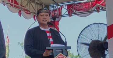 Karapan Sapi Perang Mega Bintang di Bangkalan Perebutkan Piala Panglima TNI