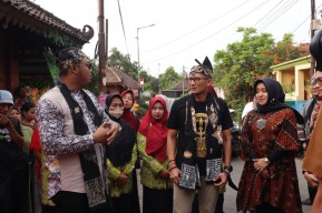 5 Desa Wisata di Mojokerto Raih Bantuan DPU-Parekraf, Bupati Ikfina Sampaikan Ini ke Menteri Sandi