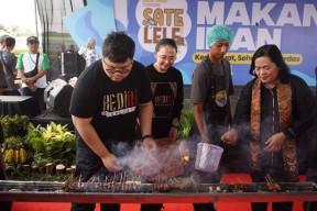 Kabupaten Kediri Pecahkan Rekor Muri Penyajian Sate Lele Terbanyak