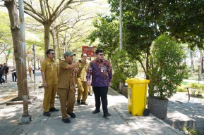 Penataan Taman Hijau SLG Kediri, Mas Dhito Minta Depo Sampah Dipindahkan