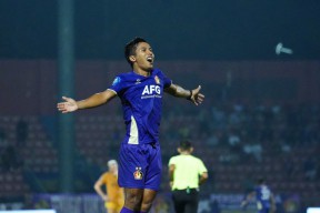 30 Senti, Persela Kandaskan Gresik United, M Khanafi Brace Lagi