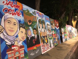 Ribuan Mural Bertema Khofifah-Emil Memenuhi Pusat Kota Surabaya