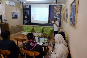 Tanggung Jawab Moral Wartawan: Beri Edukasi pada Masyarakat Jelang Pemilu