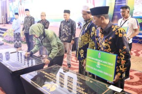 Gubernur Khofifah Resmikan 20 Titik PLTS di Jatim, Ini Daftar Lokasinya