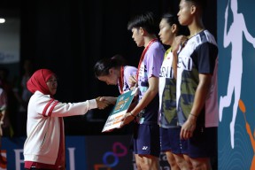 Ganda Campuran Indonesia Tekuk Thailand, Khofifah: Jangan Pulang Dulu, Enjoy East Java