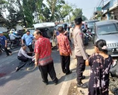 Hindari Etalase, Pemotor di Malang Tewas Tertabrak Truk 