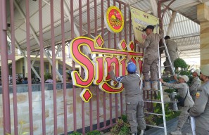 Pemkab Bangkalan Ancam Tutup Akses Jalan 50 Rumah Makan Tak Taat Pajak