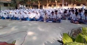 Siswa SMAN 4 Bangkalan Salat Gaib untuk Korban Palestina