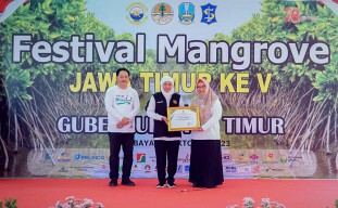 Lestarikan Ekosistem Mangrove, Bupati Gresik Dapat Apresiasi Gubernur Jatim
