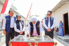 Gubernur Khofifah Resmikan 50 Rumah KIP di Blitar: Aman, Nyaman, Sarpras Memadai