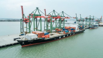 Terminal Teluk Lamong Pangkas Waktu Tunggu Sandar Kapal, Trafik Naik Tajam