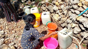 Krisis Air Bersih, Warga Desa Mlinjon Prioritaskan Air untuk Memasak