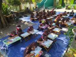 Keseruan Peringatan Maulid Nabi di MI Maarif NU Ngering Pasuruan