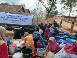850 Keluarga di Sampang Alami Kekeringan, Pelindo Kirim Bantuan Air Bersih