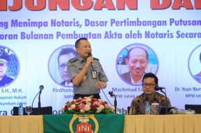Kakanwil Kemenkumham Jatim Ingatkan Notaris Tingkatkan Integritas Kerja