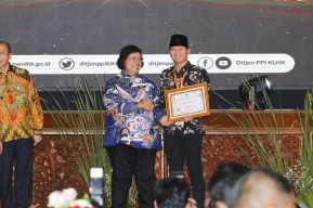 Pemkab Trenggalek dan 2 Desa Terima Penghargaan Proklim 2023