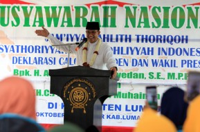 Al Mursyid Thoriqoh Syathoriyyah: Fardu Ain Menangkan Amin