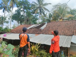 Puluhan Rumah di Slahung Ponorogo Rusak Diterjang Angin Kencang, Ini Datanya