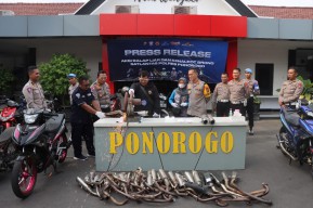 238 Knalpot Brong Dihancurkan, Polres Tindak Tegas Balap Liar di Ponorogo