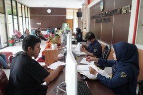 Dispendukcapil Kabupaten Kediri Genjot Perekaman e-KTP Jelang Pemilu 2024