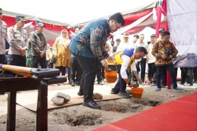 Mas Dhito Targetkan Mei 2024 Jembatan Jongbiru Kediri Bisa Dilewati