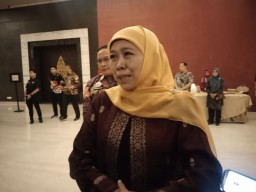 Gubernur Khofifah Ingatkan Kepala Desa di Jawa Timur tentang Netralitas ASN dalam Pemilu