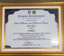 Pemkot Terima Penghargaan Kota Batu Raih Juara I Kinerja Vaksin PMK se-Jatim