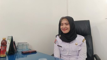 Dokter Teladan di Bojonegoro Ini Terima Penghargaan Langsung dari Gubernur Jatim