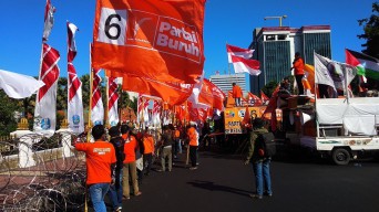Buruh Demo Kenaikan UMP di Grahadi, Hindari Kemacetan di Ruas Jalan Ini