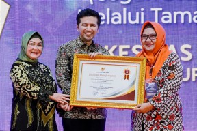 Centing Seni Inovasi Puskesmas Duduk Sampeyan Raih Penghargaan Top 30 Kovablik Jatim